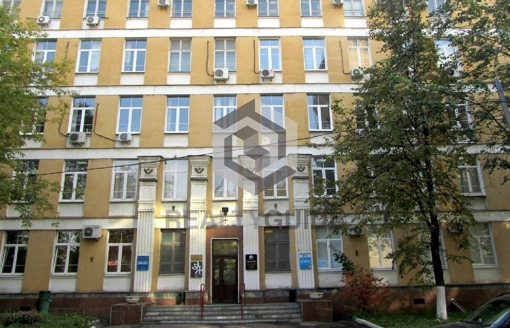 Административное здание  Черняховского, 16