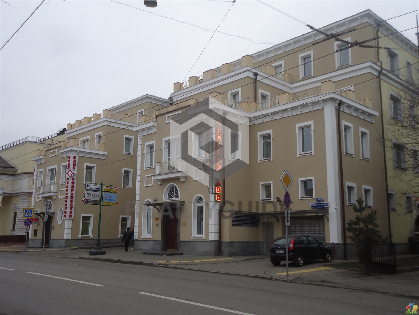 Особняк Передний двор