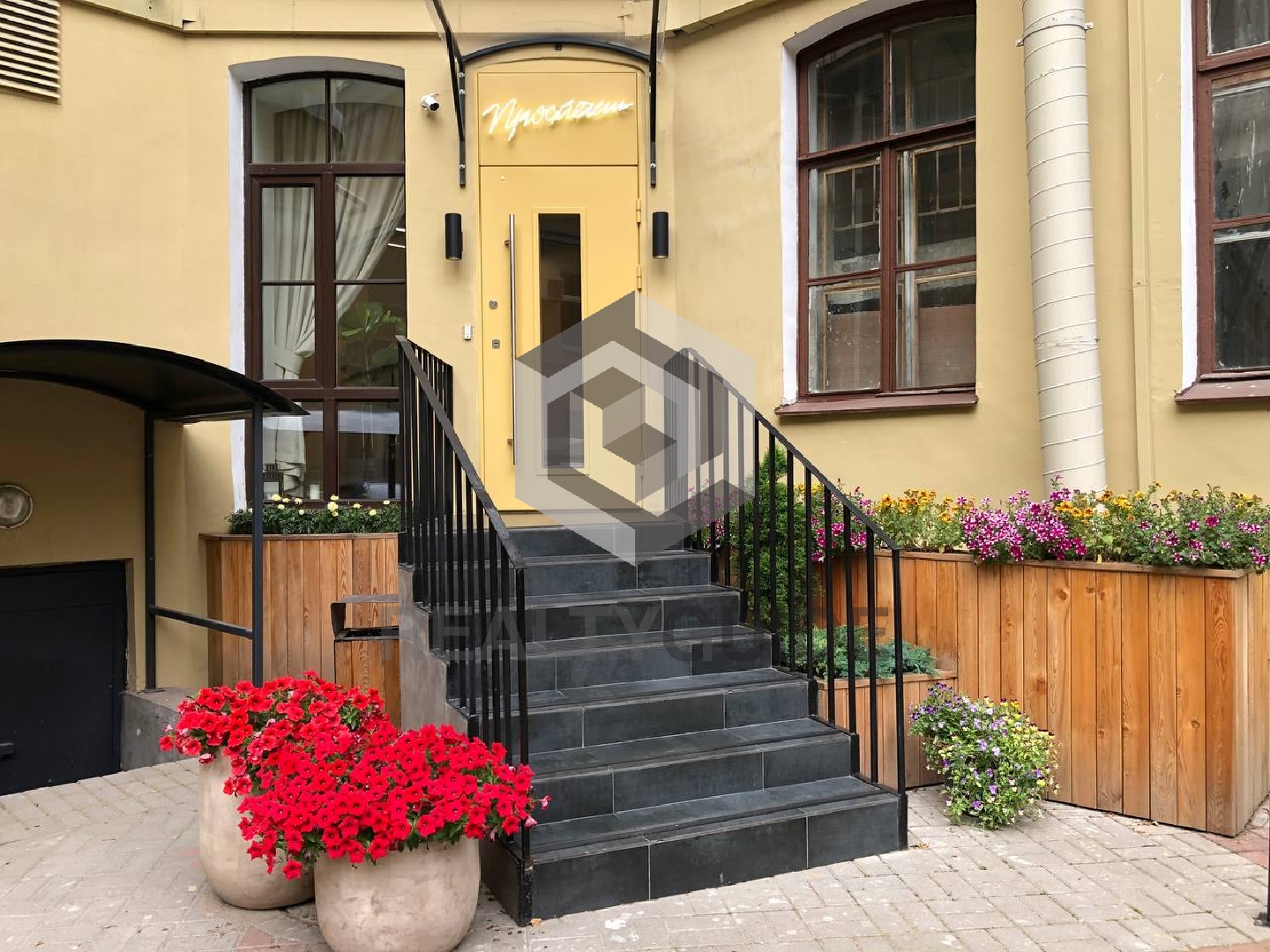 Жилое здание  Правды, 12 ( Санкт - Петербург )